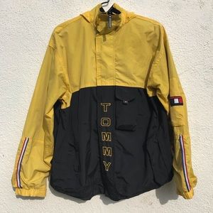 Tommy Yellow/Black Men’s Windbreaker Jacket size L